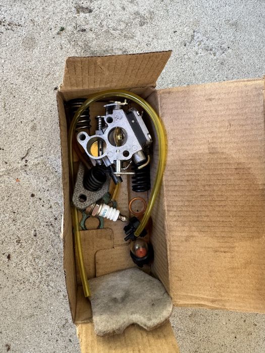 Vand drujba Husqvarna 236 x-torq pentru reparat sau piese