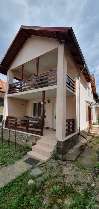 Vind casa zona centrala Calimanesti