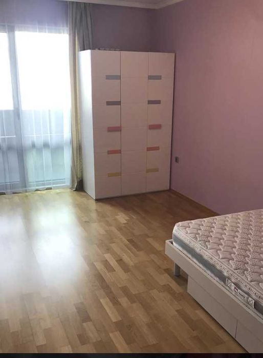 Дава се под наем Четиристаен апартамент в София, Зона Б-18 - 200 кв.м за 2000 € - Снимка #1