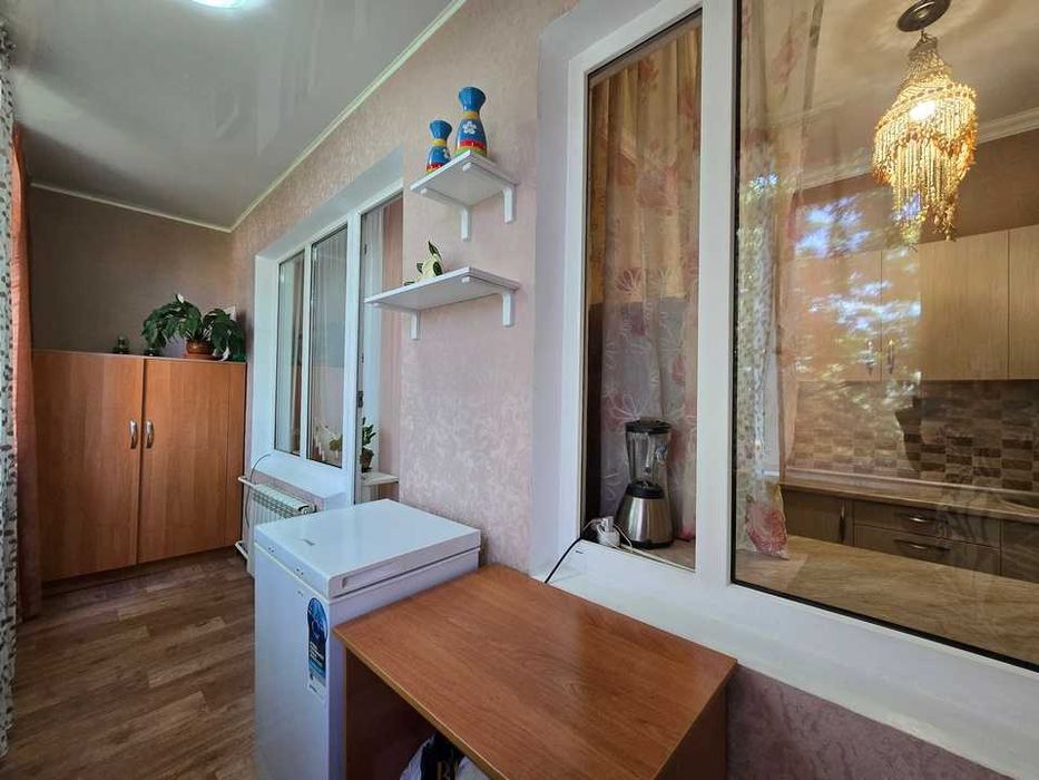 Продам 1ком. квартиру Навои 316