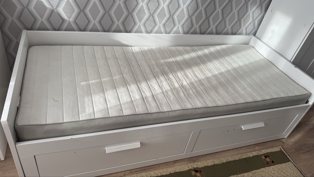 Продам кровати односпальние икея