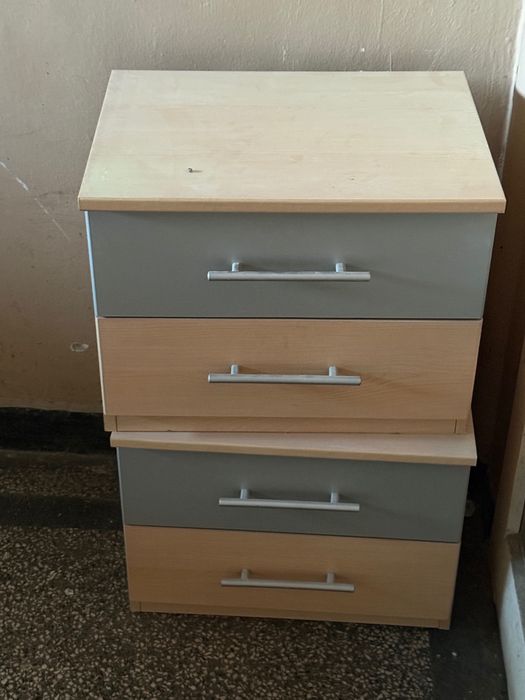 2 броя нощни шкафчета