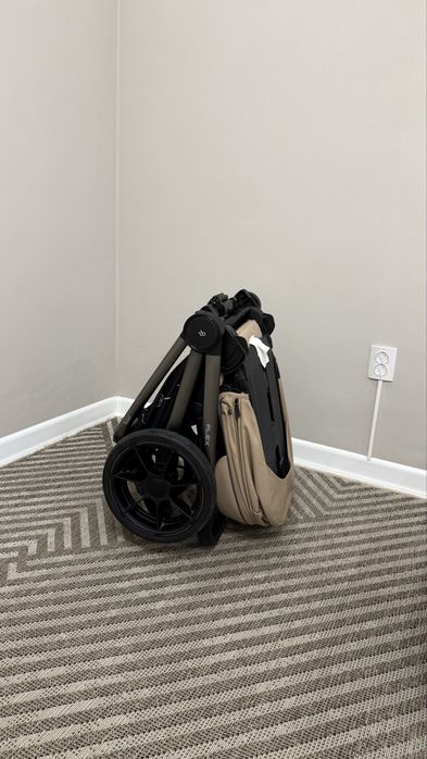 Коляска детская 2 в 1  ( зима + лето )