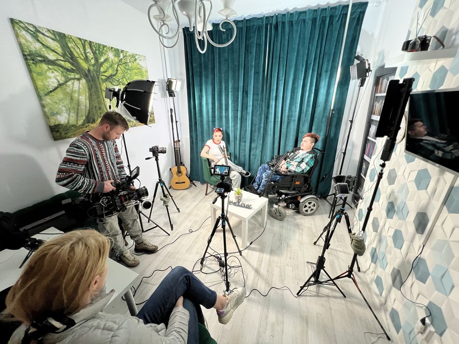 Studio podcast 30mp 3 camere Sony |3 microfoane Rode | Editare | Live