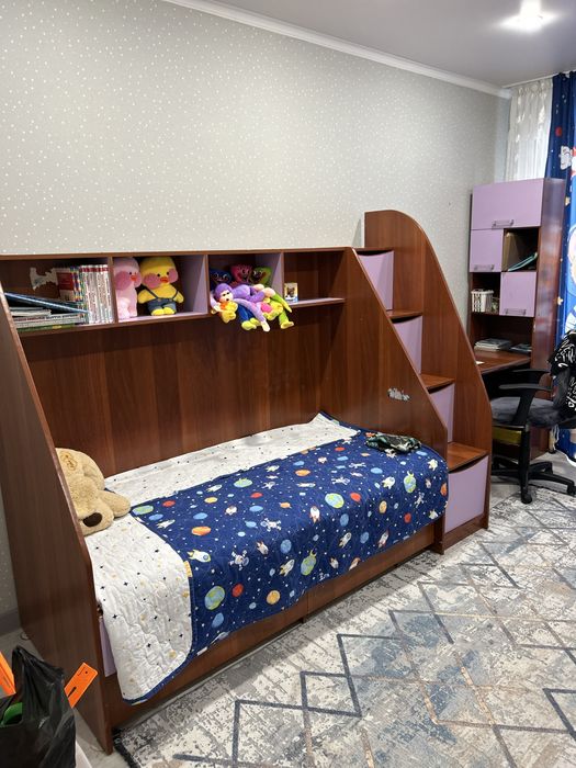 Продам спальный гарнитур