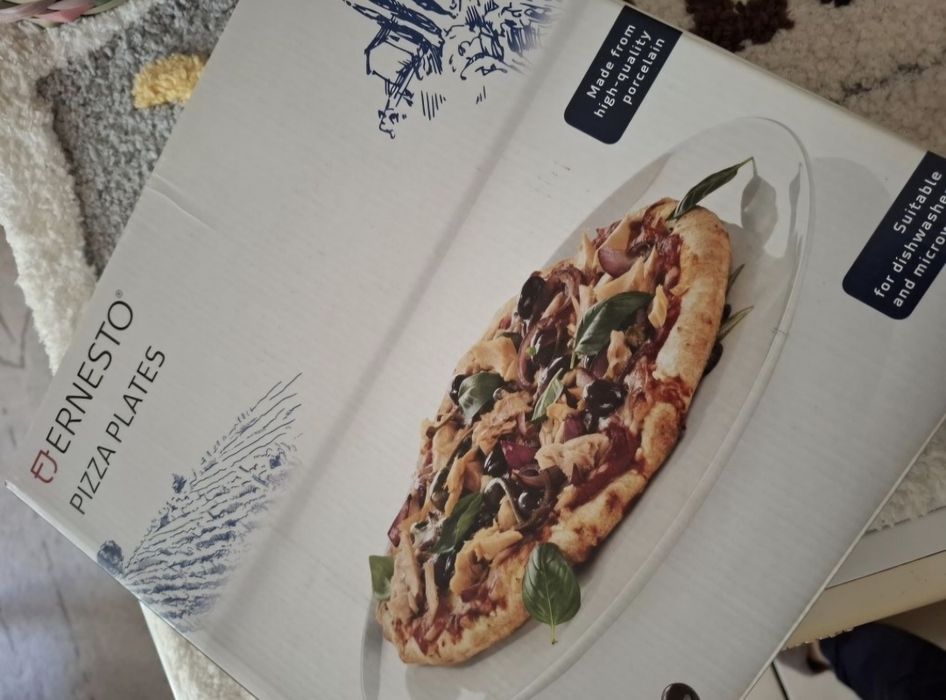 Цитрос преса ,чиния за пица,графа  с 4 чаши ,раница и декорация  за