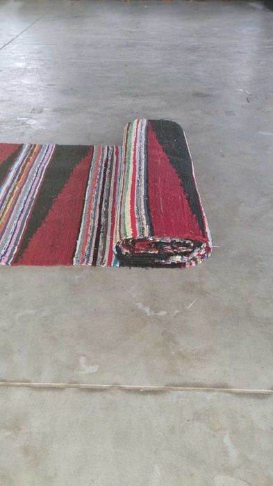 Тъкани битови черги