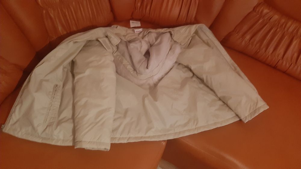 Geacă nouă cu etichetă