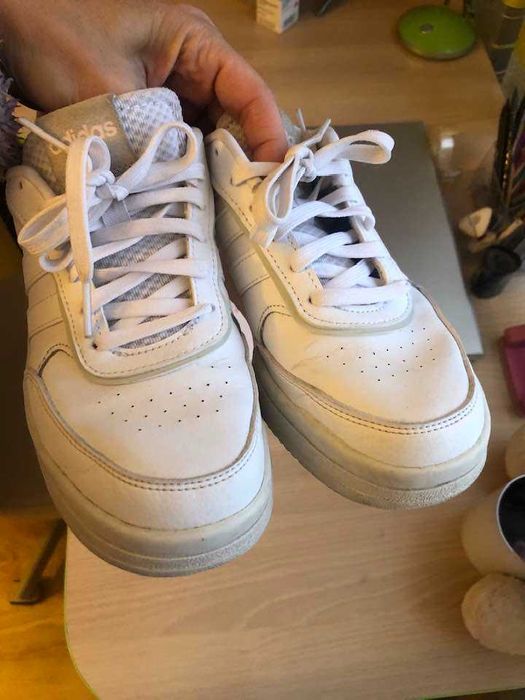 бели кожени Adidas