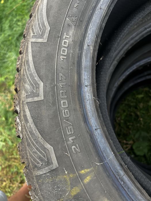 Зимние покрышки 215/60/R17