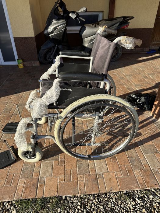 Carucior persoane cu handicap