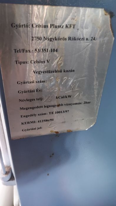Vând centrala pe lemne+boiler termoelectric de 120 ltr