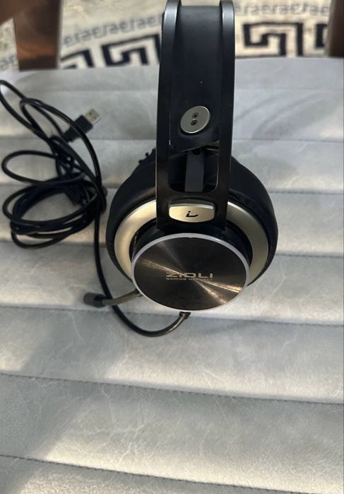 Naushnik sotiladi holati zur modeli zidli