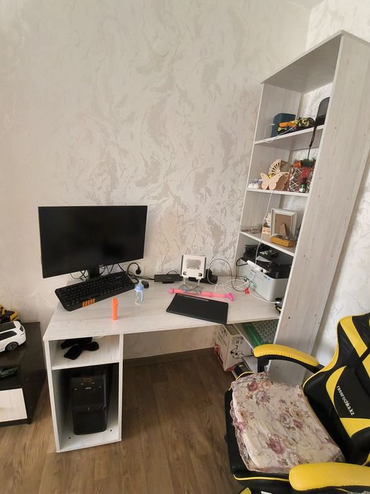 Комод,шкафы,компьютерный стол