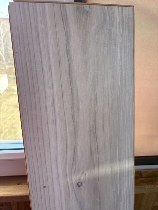 Продам остатки ламината  недорого