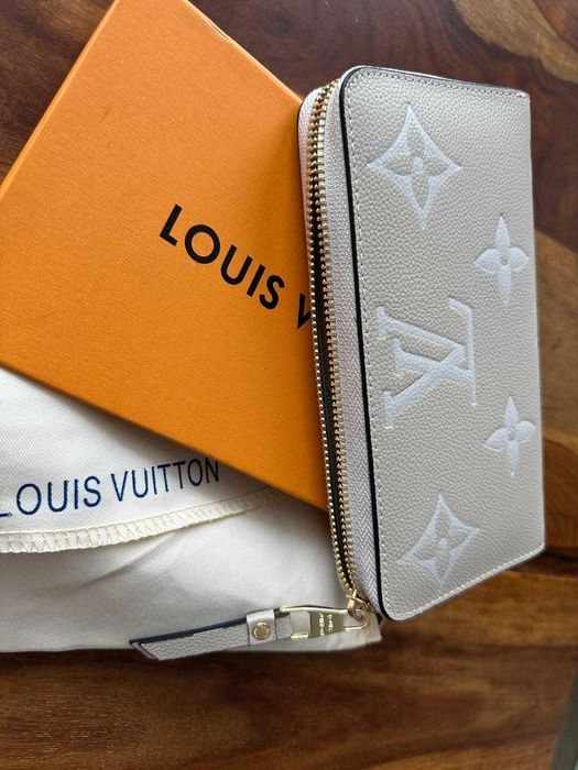 Portofel LV : Louis Vuitton Zippy Wallet – Monogram Empreinte