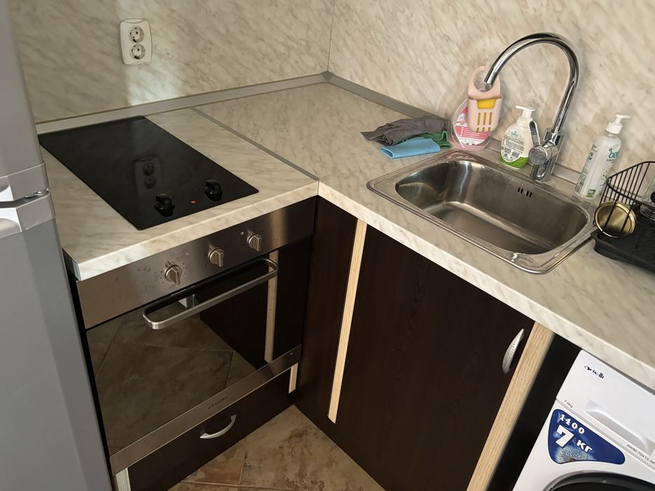 Кухня ъглова - като нова + ел.уреди