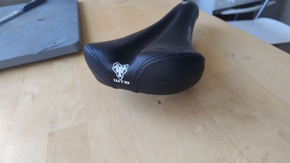 Vand sa bicicleta