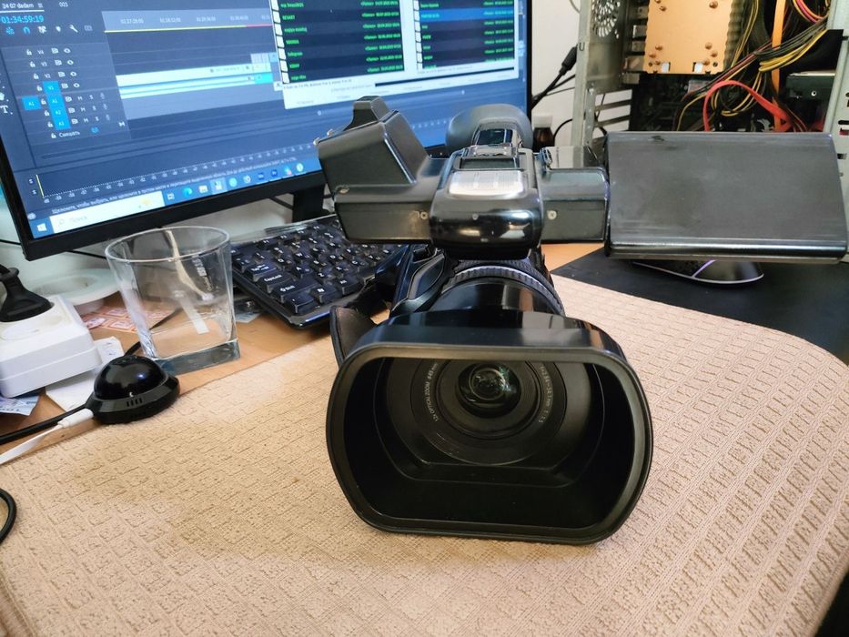 Video camera Panasonic AG90