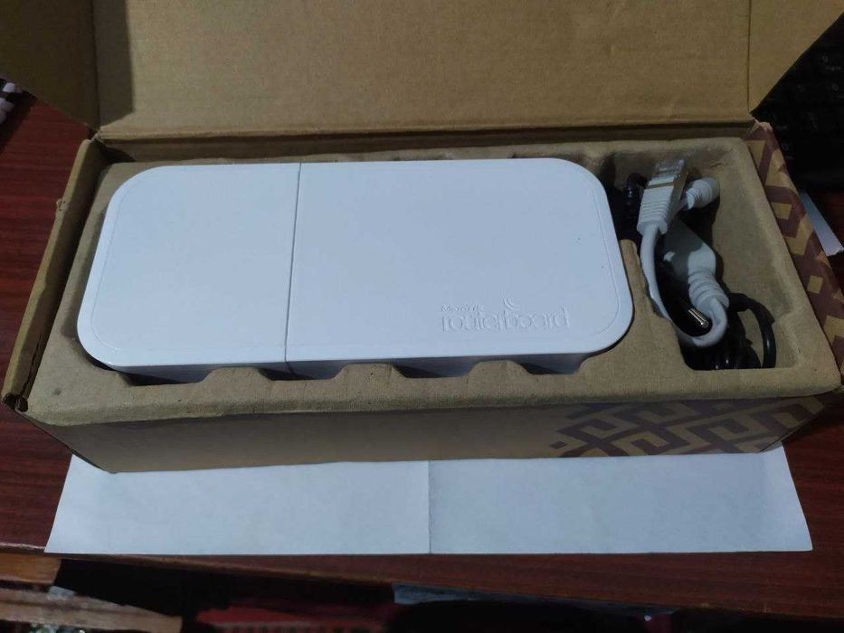 Усилитель сигнала WI-FI   MikroTik RBwAP2nD
