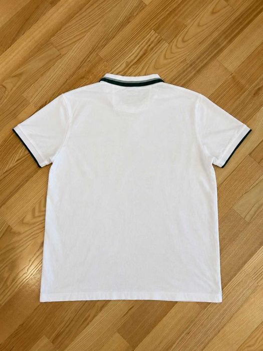 Tricou polo BOSS Regular Fit alb cu logo brodat și detalii contrastante, mărimea M