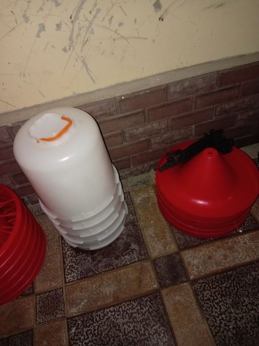 Suv idish  yem idish sotiladi