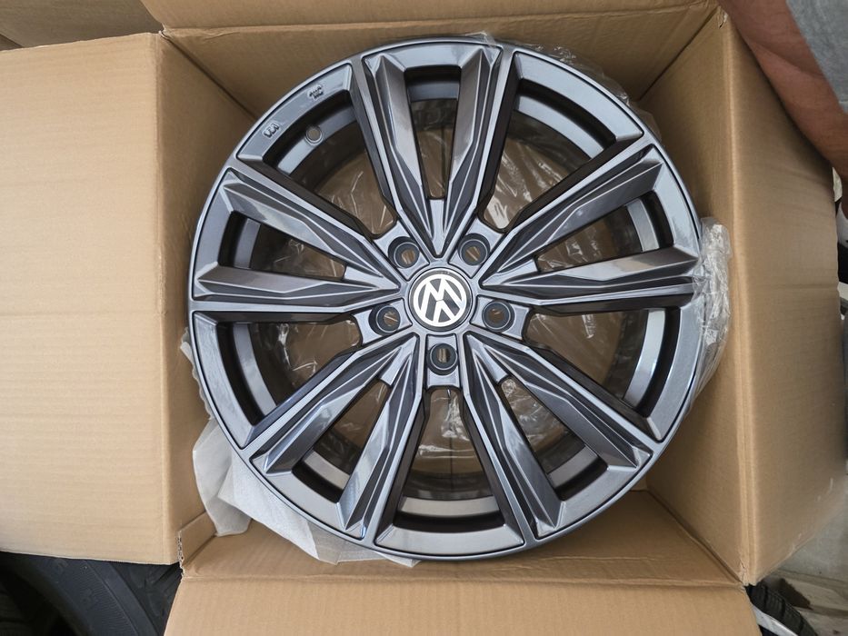 Jante de aliaj pentru vw pe 17 marca silver line model  Akron