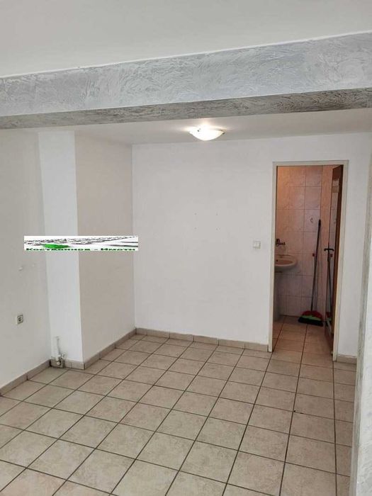 Дава се под наем Магазин в Пловдив, Център - 33 кв.м за 306 € - Снимка #2