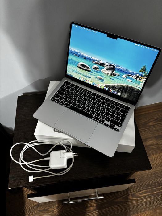 Macbook air m2 2022г