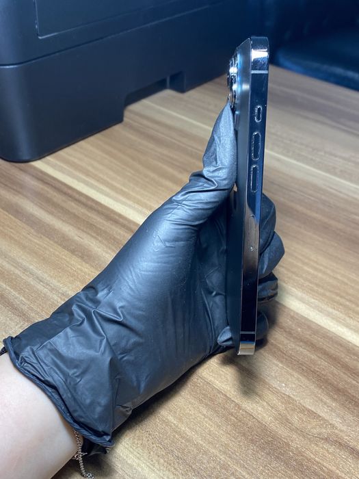 iPhone 13 Pro• 256 GB • Graphite