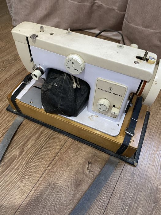 Швейная машинка Чайка • 132М