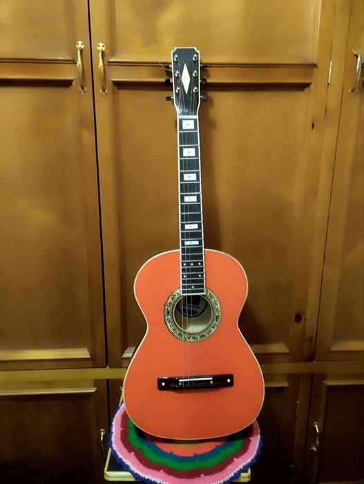 Гитара в идеальном состоянии.