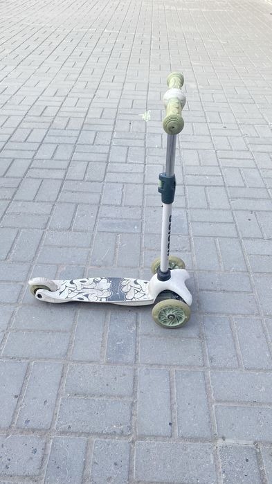 Продам самокат в хорошем состояние