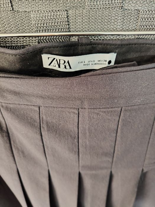 Pantalon cu fusta atasata masura L Zara