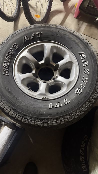 Продам диски с резиной