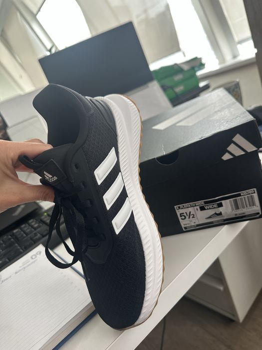 Adidas кроссовки