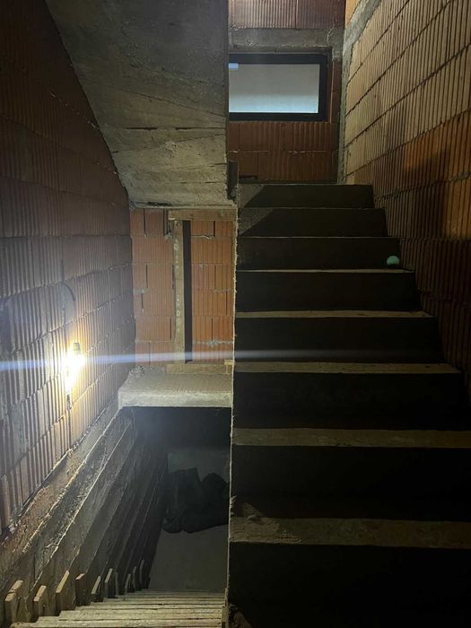 Vand casa la rosu ,  Loc. Malcoci , Jud. Tulcea