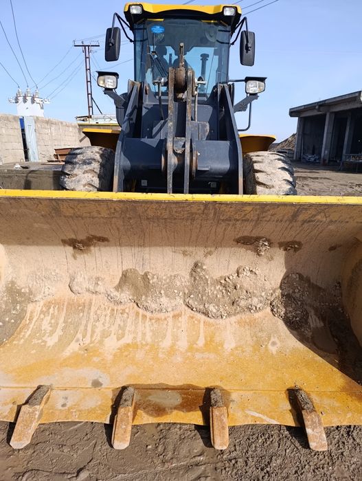 Пагрузчик 1.8 срочно сотилади