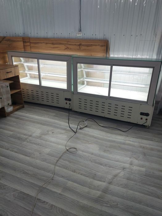 Витрина холодильная кондитерская