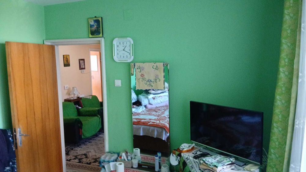Apartament 3 camere + boxă, 79,5 mp construiți, etaj 2/4, zona 1 Decembrie 1918, Piatra-Neamț
