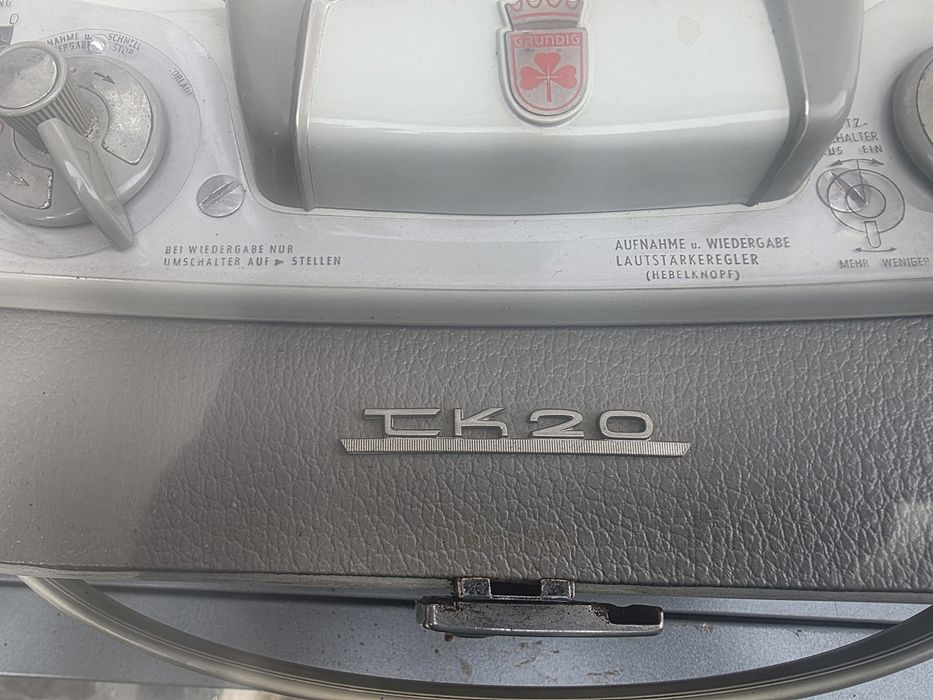 Vand magnetofon marca Grundig