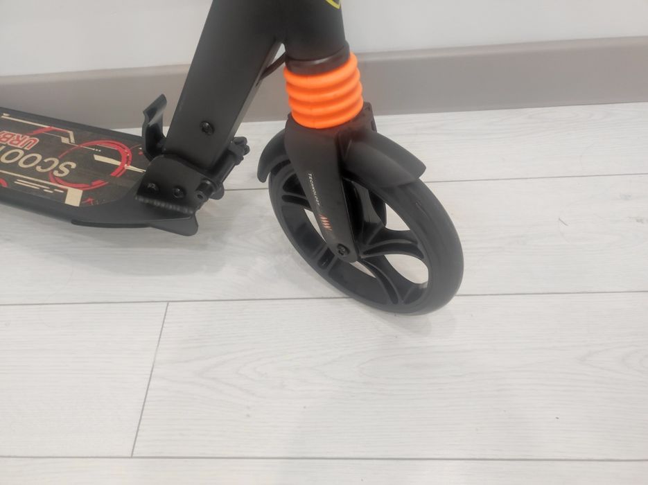 Продам самокат Urban Scooter 116D