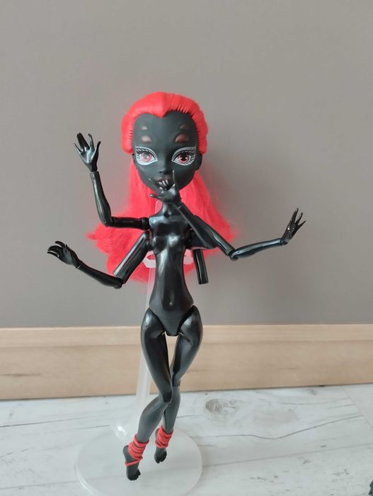 Кукли Monster high и Bratz