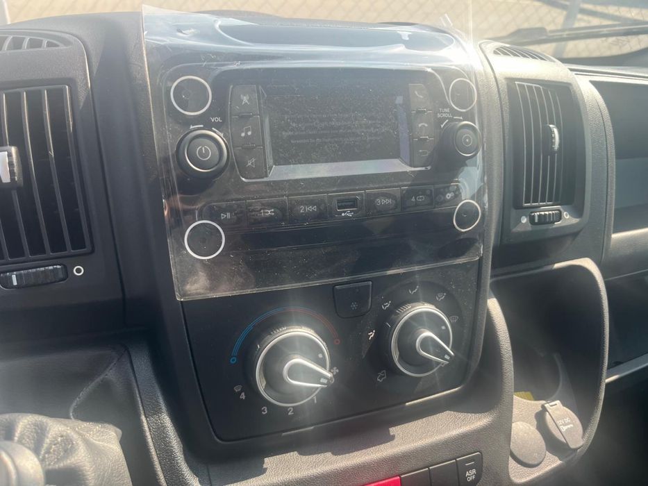 Inchiriez duba fara sofer