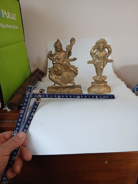 Doua statuiete hinduse,reprezentand doua zeitati.