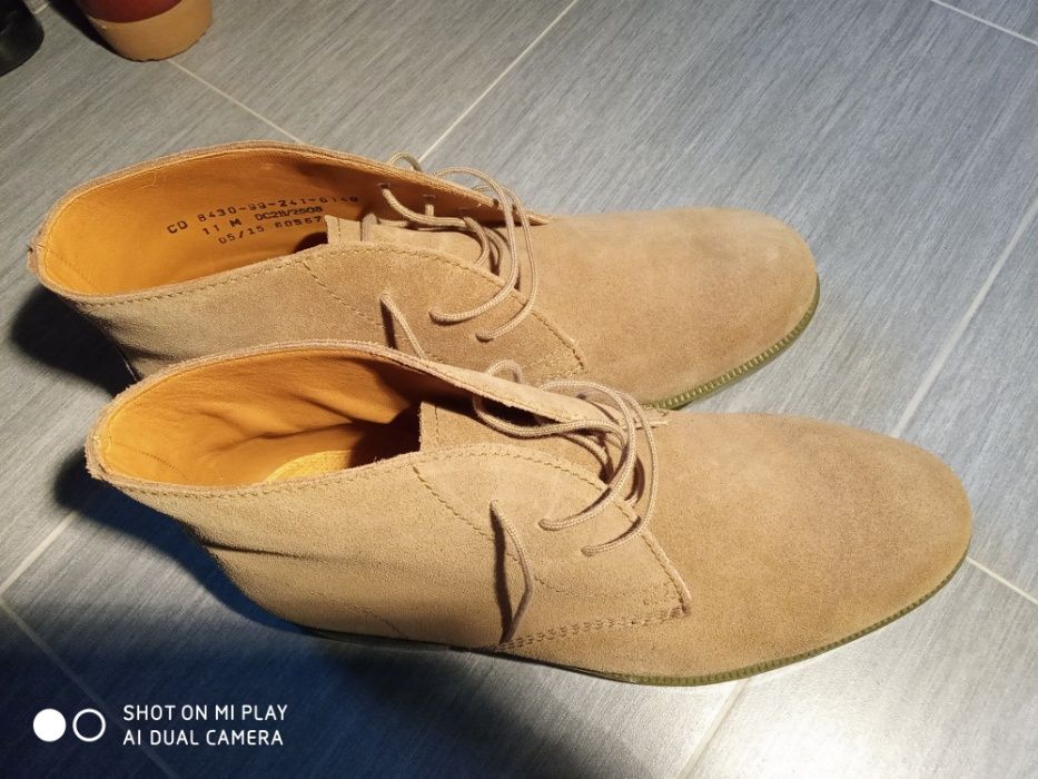 предлагат се мъжки боти от естествен велур 46 номер много удобни