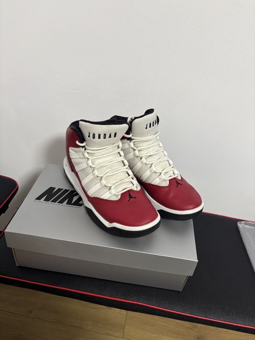 Air Jordan Retro – Mărimea 40-Red/White/Black-Stare excelentă