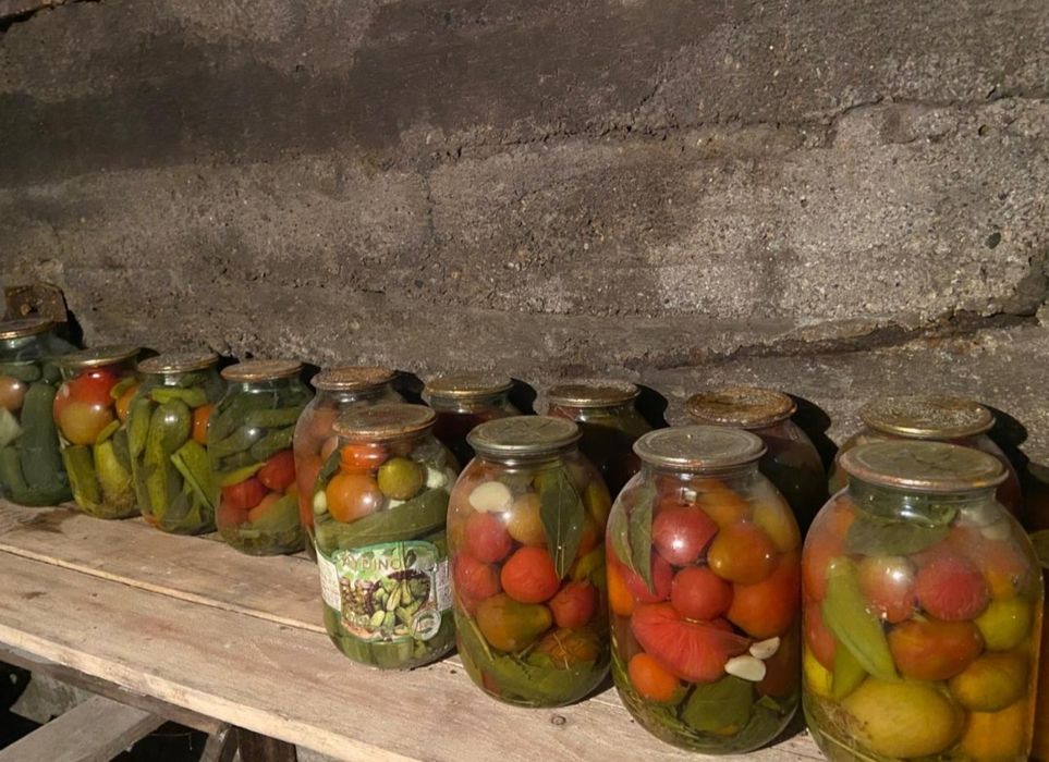 Продам домашние, соленье огурцы, соленье  помидоры