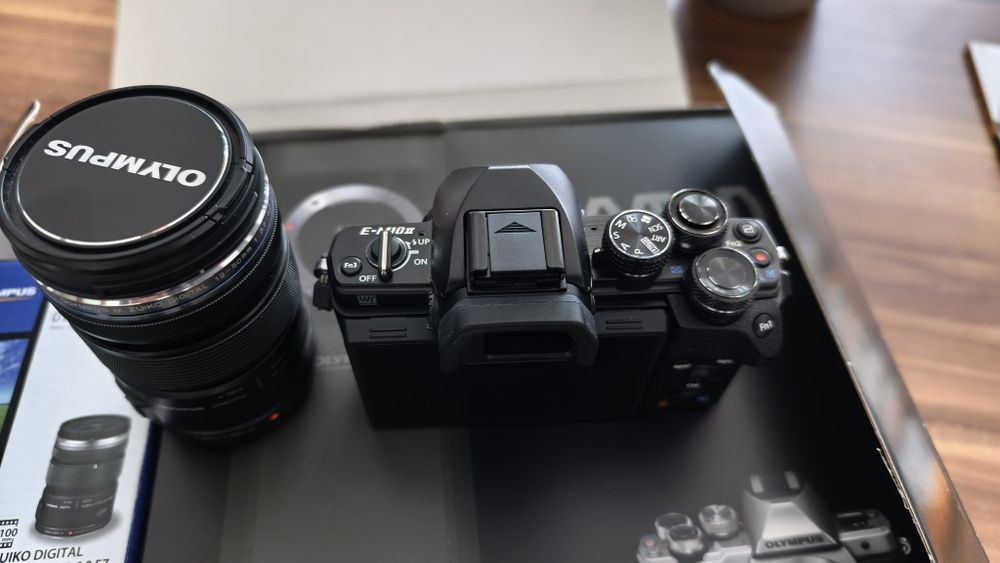 Olympus e E-M10 mk II + obiectiv Olympus M.Zuiko Digital ED 12-50mm f/3.5-6.3 EZ