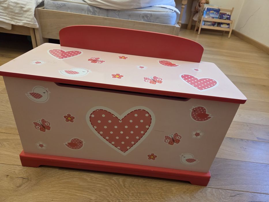 Cutie depozitate jucarii